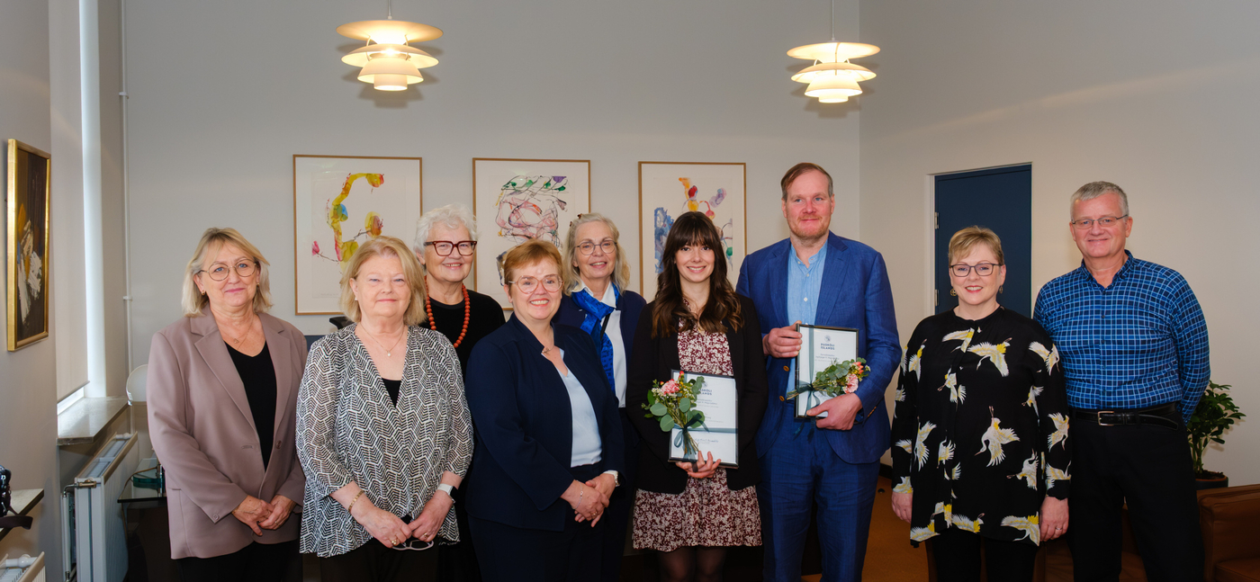 Styrkþegar og fulltrúar þeirra ásamt hluta leiðbeinenda, rektor Háskóla Íslands og stjórn sjóðsins. MYND/Kristinn Ingvarsson Styrkþegar ásamt hluta leiðbeinenda, rektor Háskóla Íslands og stjórn sjóðsins.