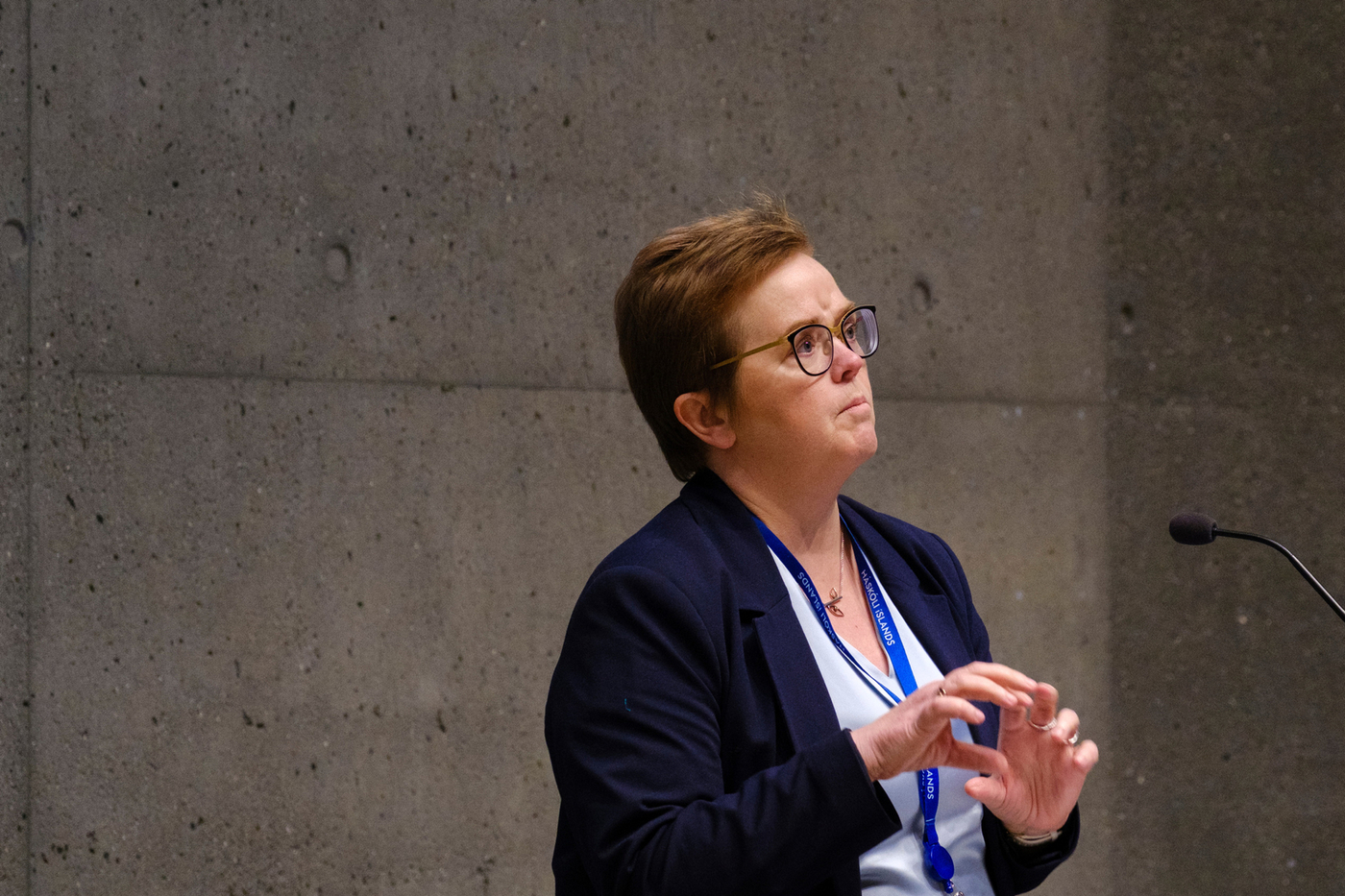 Silja Bára Ómarsdóttir, rektor Háskóla Íslands, flutti lokaorð þar sem hún vísaði mikilvægi þverfaglegrar samvinnu og hlutverk rannsókna háskólans þvert á fræðisvið. Silja Bára Ómarsdóttir, rektor Háskóla Íslands, flutti lokaorð þar sem hún vísaði mikilvægi þverfaglegrar samvinnu og hlutverk rannsókna háskólans þvert á fræðisvið.