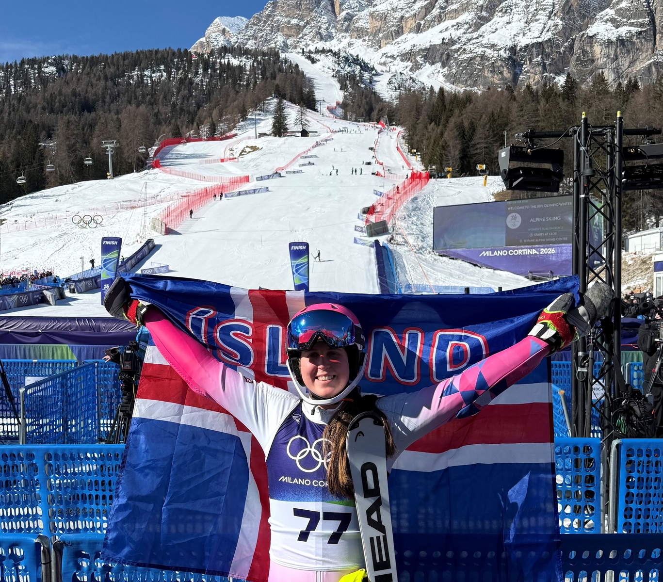 „Ég þurfti nokkra daga til að virkilega fatta að ég væri að fara að keppa á Ólympíuleikunum, þetta hefur verið draumur síðan ég var barn en að það væri í alvörunni að fara að gerast fannst mér ótrúlegt. Eftir að það síaðist inn var ég bæði spennt og stressuð þar sem þetta er langstærsta mót ferilsins,“ segir Elín Elmarsdóttir Van Pelt. MYND/Úr einkasafni Elín Elmarsdóttir Van Pelt á Ítalíu