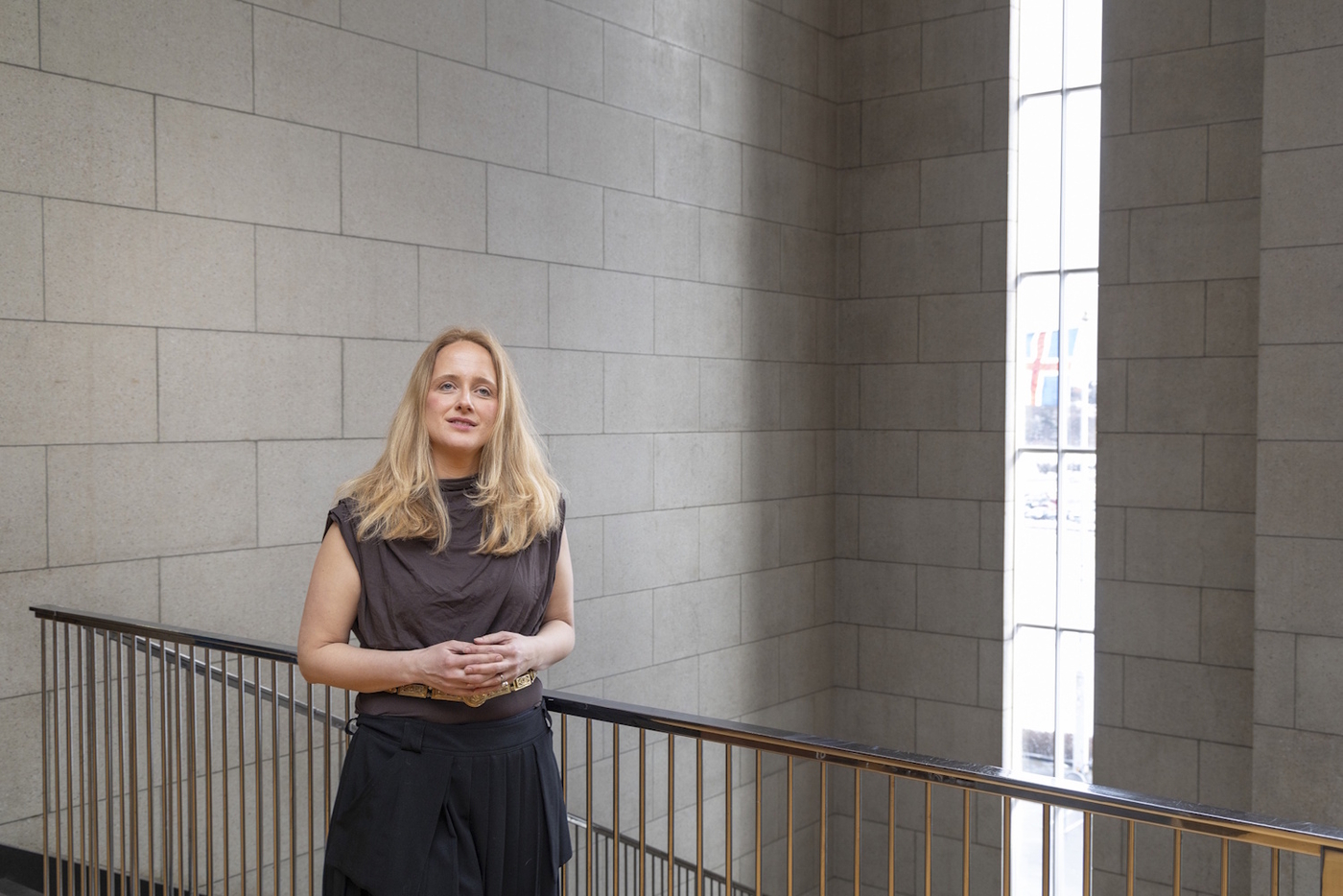 Rósa María Hjörvar lauk doktorsprófi í almennri bókmenntafræði frá Háskóla Íslands á föstudag. Um leið braut hún blað í sögu Háskóla Íslands en hún er fyrsti lögblindi einstaklingurinn sem lýkur doktorsprófi frá skólanum. MYND/Gunnar Sverrisson Rósa María Hjörvar