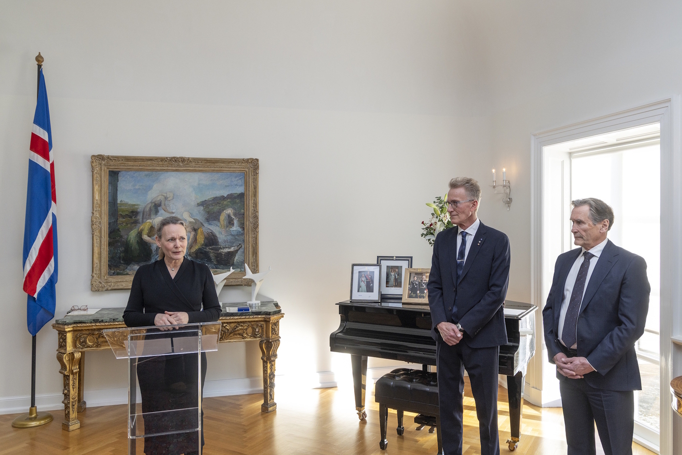 Brynhildur Davíðsdóttir, formaður stjórnar Ásusjóðs, ásamt þeim Sigurði Reyni og Grími. Brynhildur Davíðsdóttir, formaður stjórnar Ásusjóðs, ásamt þeim Sigurði Reyni og Grími.