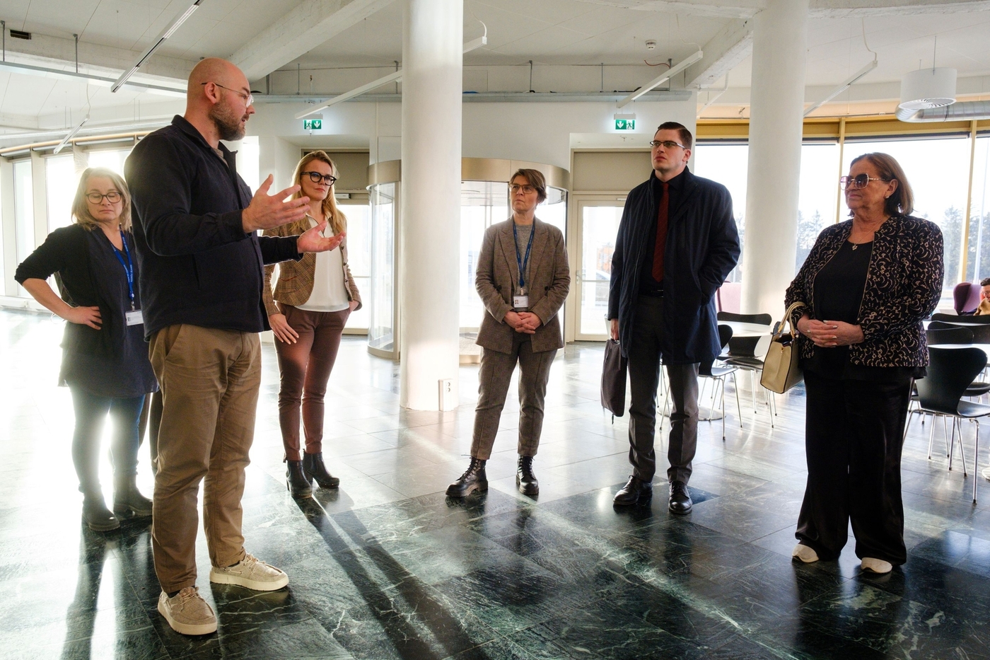 Í Sögu skoðaði Inga Sæland, mennta- og barnamálaráðherra sértæk námsrými fyrir fjölbreytta kennsluhætti Menntavísindasviðs og fundaði með rektor, forseta og stjórn Menntavísindasviðs ásamt ráðuneytisstjóra og sérfræðingum ráðuneytisins. MYND/Kristinn Ingvarsson Í Sögu skoðaði Inga Sæland, mennta- og barnamálaráðherra sértæk námsrými fyrir fjölbreytta kennsluhætti Menntavísindasviðs og fundaði með rektor, forseta og stjórn Menntavísindasviðs ásamt ráðuneytisstjóra og sérfræðingum ráðuneytisins. MYND/Kristinn Ingvarsson