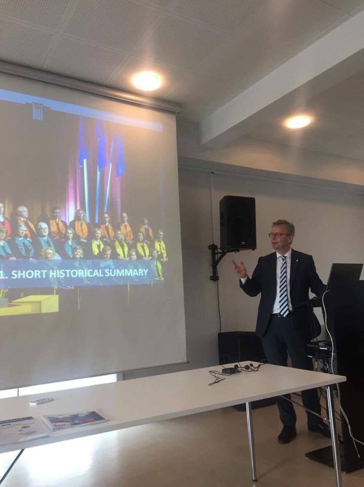 Jón Atli Benediktsson, rektor Háskóla Íslands, heimsótti Fróðskaparsetur Færeyja og flutti þar erindi um Háskóla Íslands í fortíð, nútíð og framtíð. ""