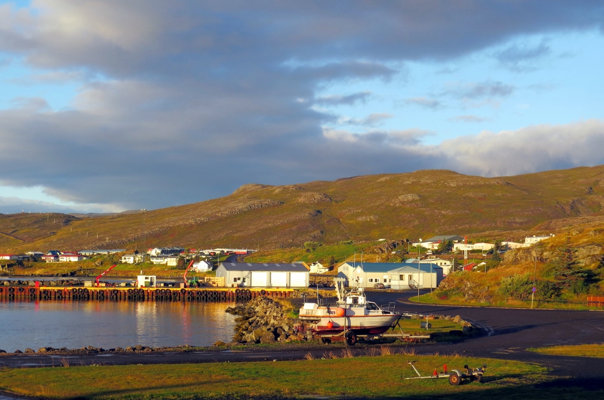 Rannsóknasetur Háskóla Íslands á Ströndum - Þjóðfræðistofa verður staðsett á Hólmavík. Hólmavík