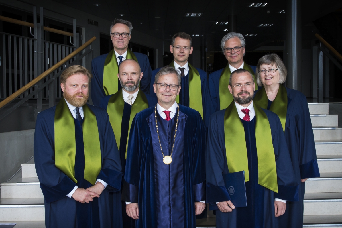 Rúmlega sjö hundruð kandídatar brautskráðust frá Félagsvísindasviði í júní 2016. Rúmlega sjö hundruð kandídatar brautskráðust frá Félagsvísindasviði í júní 2016