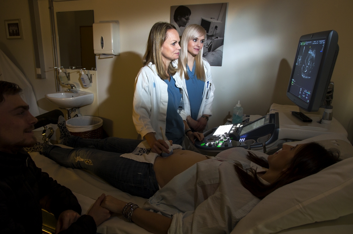 Rannsóknasjóður Ingibjargar R. Magnúsdóttur veitir styrki til doktorsnema í hjúkrunar- og ljósmóðurfræðum við Háskóla Íslands. Ljósmæður að störfum.