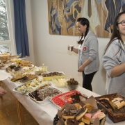 Kaffisala nemenda til styrktar útskriftarferð þeirra í vor. Kaffisala nemenda