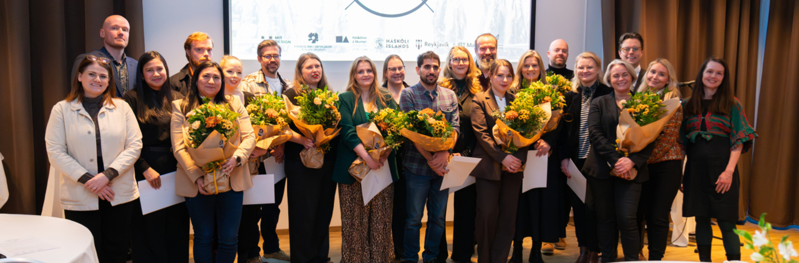 Níu teymi kynntu hugmyndir sínar á uppskeruhátíð háksólahraðalsins Snjallræðis - á vefsíðu Háskóla Íslands