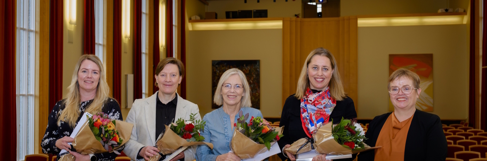 Fjögur verðlaunuð fyrir framúrskarandi starf í þágu HÍ - á vefsíðu Háskóla Íslands