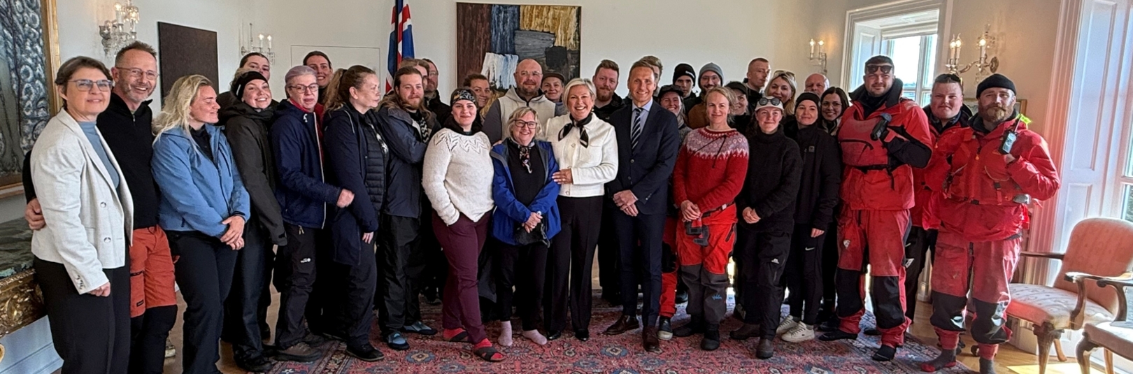 Hópur nemenda og kennara HÍ sem sigldi á Bessastaði