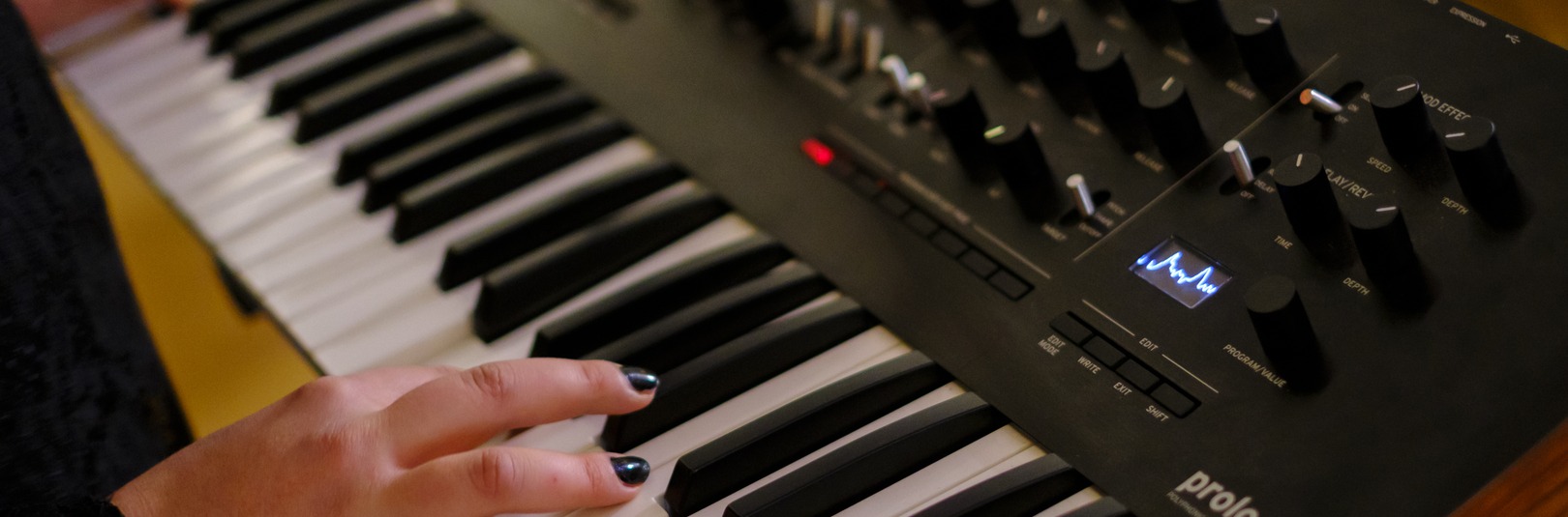 Ólafur Kram á Háskólatónleikum  - á vefsíðu Háskóla Íslands