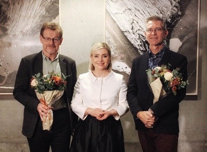 Eiríkur Rögnvaldsson handhafi Verðlauna Jónasar Hallgrímssonar 2018, Lilja Alfreðsdóttir mennta- og menningarmálaráðherra og Aðalsteinn Ásberg Sigurðsson sem tók við viðurkenningu vegna verkefnisins Skáld í skólum