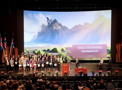 Frá brautskráningu Endurmenntunar Háskóla Íslands