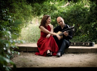 Guðrún Jóhanna Ólafsdóttir messósópran og Francisco Javier Jáuregui gítarleikari