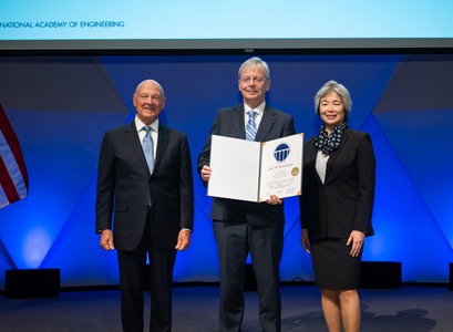 Jón Atli og forystufólki akademíunnar