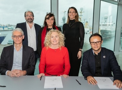 Fremri röð frá vinstri: Sigurður M Garðarsson, Anna Dóra Sæþórsdóttir og Jaime Garcia. Aftari röð frá vinstri: Micheal Green, forstjóri Social Progress Imperative, Rósbjörg Jónsdóttir, SPI á Íslandi/ Cognitio, og Ásta Kristín Sigurjónsdóttir, framkvæmdastjóri Íslenska ferðaklasans.