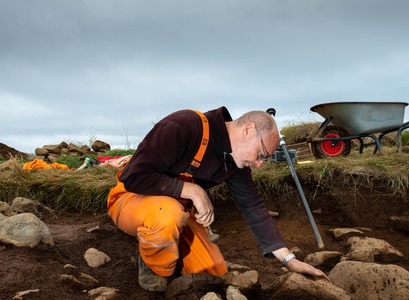 Gavin Lucas við uppgröft