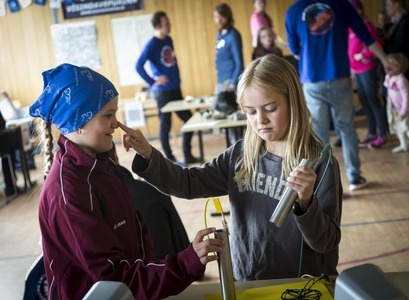 Gestir í Háskólalestinni.