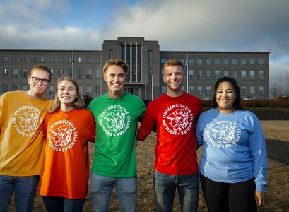 nemendur í háskólanum