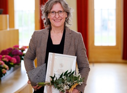 Margrét Helga Ögmundsdóttir, prófessor við Háskóla Íslands og framkvæmdastjóri Ternaria Biosciences, hlýtur viðurkenningu Nýsköpunarsjóðs dr. Þorsteins Inga Sigfússonar við Háskóla Íslands árið 2026.