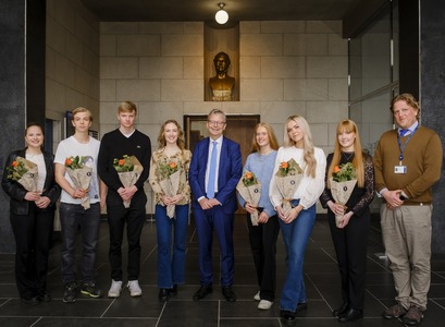 Nemendurnir sjö heimsóttu rektorsskrifstofu nýverið og hittu þar fyrir Jón Atla Benediktsson, rektor og Hafliða Sævarsson, verkefnisstjóra á Alþjóðasviði 