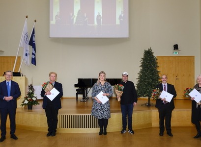 Handhafar viðurkenninganna ásamt rektors Háskóla Íslands. MYND/Kristinn Ingvarsson