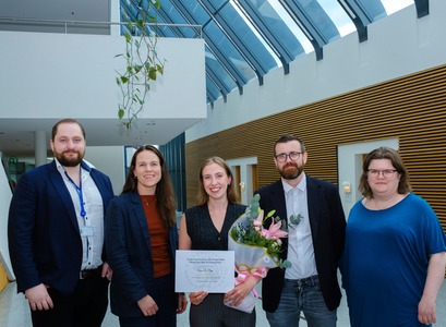 Frá afhendingu hvatningarverðlauna úr Minningarsjóði Magnúsar Más Kristjánssonar á fimmtudag. Teresa Ann Frigge verðlaunahafi er hér ásamt stjórn sjóðsins og dóttur Magnúsar Más.