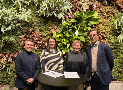 Fulltrúar Marels og HÍ við undirritun samstarfssamningsins. Frá vinstri: Sveinn Kjarval, Hrefna Haraldsdóttir, Pia Elísabeth Hansson og Oddur Sturluson