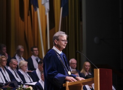 rektor í pontu í Háskólabíói