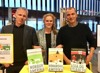 Ritstjórar Smásagna heimsins, þau Rúnar Helgi Vignisson, Kristín Guðrún Jónsdóttir og Jón Karl Helgason.