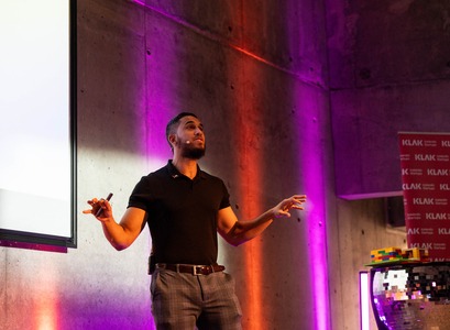 Mohammed Hamdallah kynnir OptiDesign í Startup SuperNova viðskiptahraðlinum sem hann tók þátt í fyrir áramót. MYND/Úr einkasafni Mohammed Hamdallah kynnir OptiDesign í Startup SuperNova viðskiptahraðlinum sem hann tók þátt í fyrir áramót