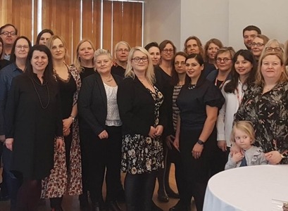 Styrkhafar úr þóunarsjóði innflytjendamála ásamt ráðherra og fulltrúum sjóðsins.