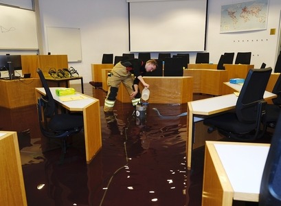 Slökkviliðsmaður að störfum