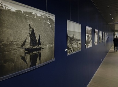 Ljósmyndir á Háskólatorgi