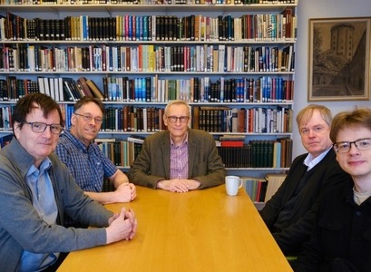 Orðanefnd í sagnfræði. Guðmundur Hálfdanarson, Sverrir Jakobsson, Guðmundur Jónsson (formaður), Valur Ingimundarson og Jóhann Gísli Ólafsson, starfsmaður nefndarinnar.