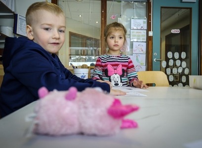 Hvaða þýðingu hefur Barnasáttmáli Sameinuðu þjóðanna fyrir leikskólastarf? Leitað verður svara við þessari spurningu og mörgum öðrum á morgunverðarfundi sem RannUng, rannsóknastofa í menntunarfræði ungra barna við Menntavísindasvið Háskóla Íslands, stendur fyrir á Grand Hótel mánudaginn 6. maí kl. 8.30-11.00.