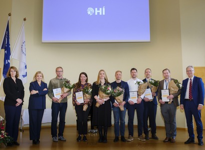 Verðlaunahafar í Hátíðasal skólans