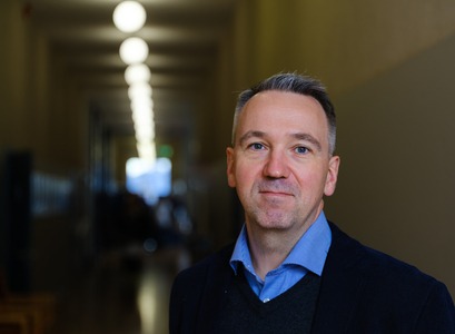 Andrés Ingason, vísindamaður við Miðstöð í lýðheilsuvísindum HÍ, fékk nýlega stóran styrk frá Lundbeck Foundation í Danmörku. Mynd/Kristinn Ingvarsson