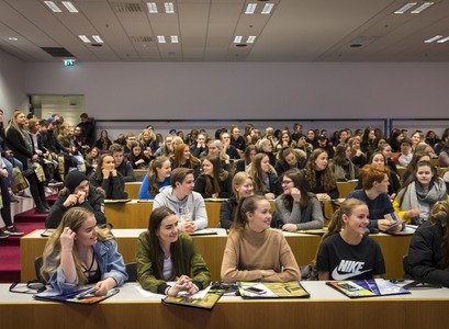 Frá setningu Háskólahermisins.