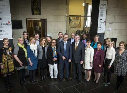 Fulltrúar Háskóla Íslands og Minnesota-háskóla í Aðalbyggingu Háskólans við upphaf fundarhalda í morgun.