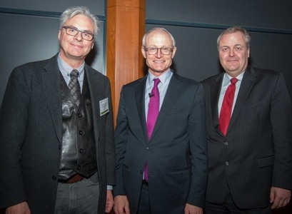 Runólfur Smári Steinþórsson, Michael E. Porter og Gylfi Magnússon á vinnustofunni í Boston á dögunum.