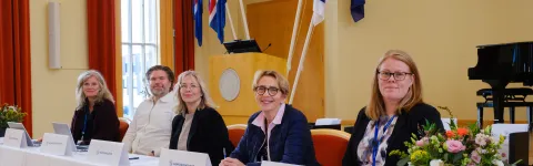 Afhending prófskírteina okt 2026