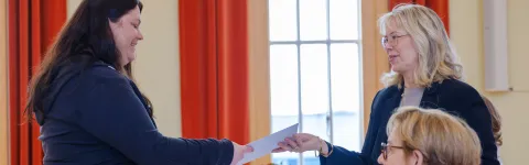 Afhending prófskírteina okt 2026