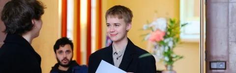 Afhending prófskírteina okt 2026
