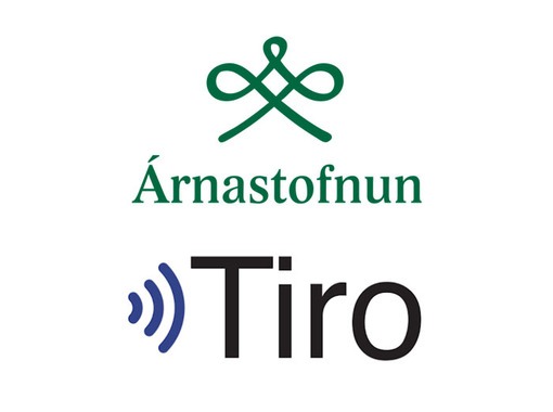 Hvað er í gangi í íslenskri máltækni? Risamállíkön og Tiro