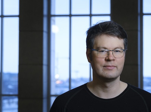 „Replasera kvenfólkið með litlum sætum strákum“. Megas, hinseginleiki...