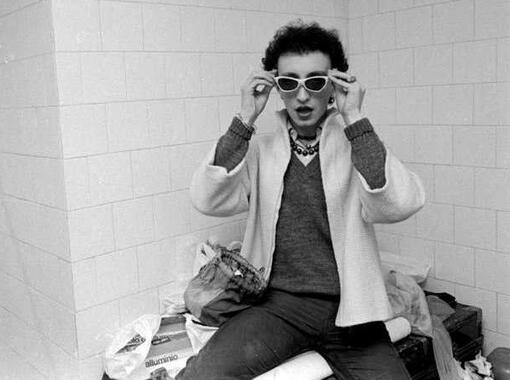 Hugmyndir um fjölskylduna út frá kenningum Marxisma og hinsegin fræða