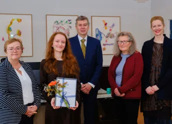 Ragna ásamt stjórn sjóðsins og rektor